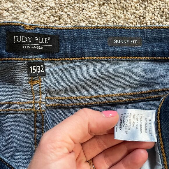 JUDY BLUE Buffalo Plaid Patch Distressed Skinny Jeans Size 32 - Picture 5 of 11